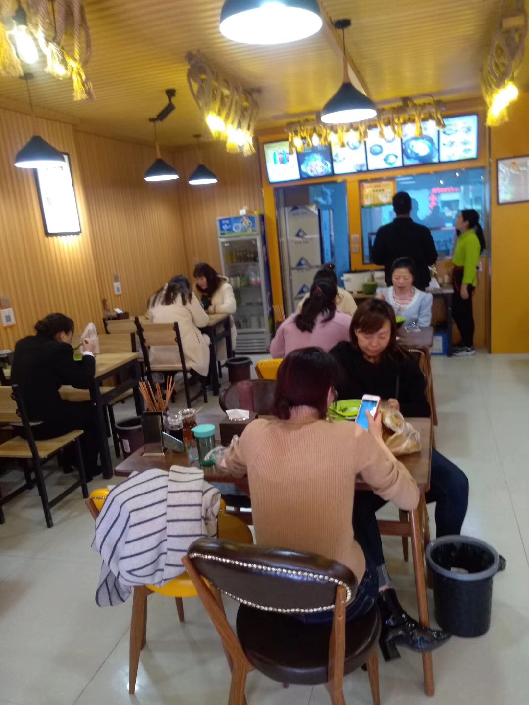 特色米線快餐加盟，高老輩米線賺錢靠的不光是味道